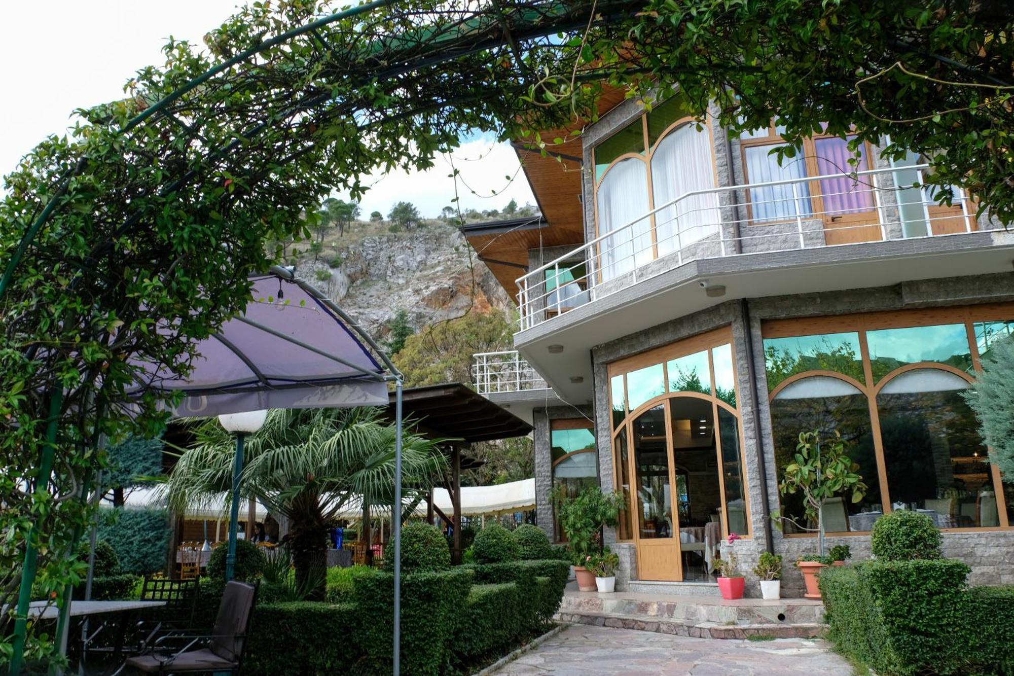Buna Park Hotel Berdic e Siperme Esterno foto